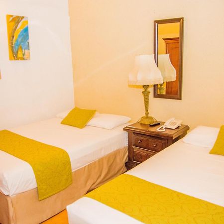 Hostal Fuente Castalia, B Y B León Buitenkant foto