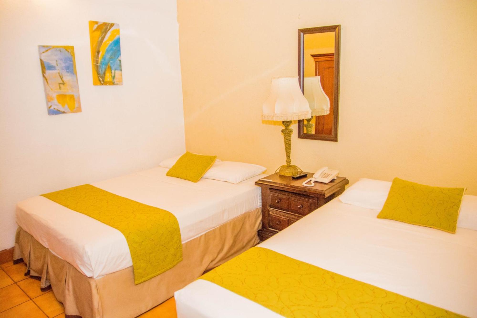 Hostal Fuente Castalia, B Y B León Buitenkant foto